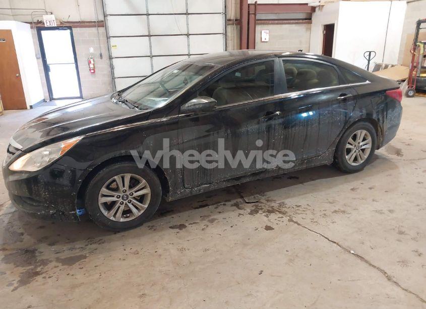 Photo 2 of 2013 Hyundai Sonata GLS (VIN 5NPEB4AC7DH736880)