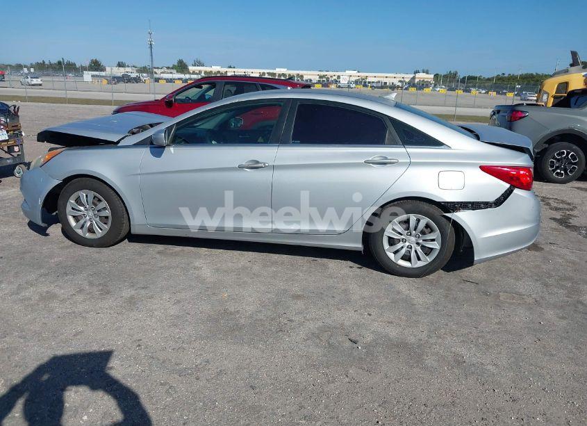 Photo 3 of 2011 Hyundai Sonata GLS (VIN 5NPEB4AC8BH001788)