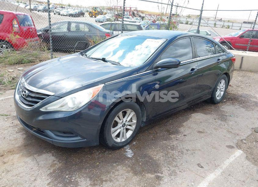 Photo 2 of 2011 Hyundai Sonata GLS (VIN 5NPEB4AC8BH009924)