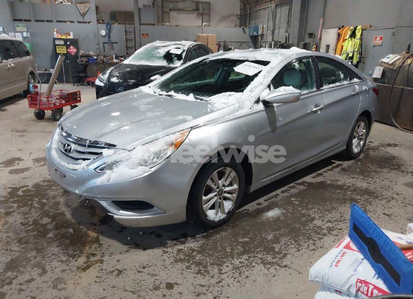 Photo 2 of 2011 Hyundai Sonata GLS (VIN 5NPEB4AC8BH291935)
