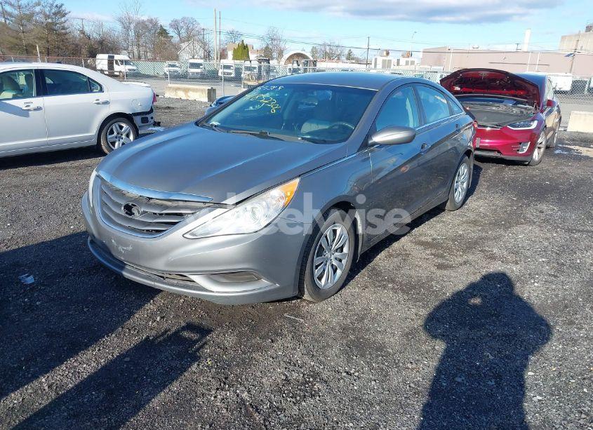 Photo 2 of 2013 Hyundai Sonata GLS (VIN 5NPEB4AC8DH554055)