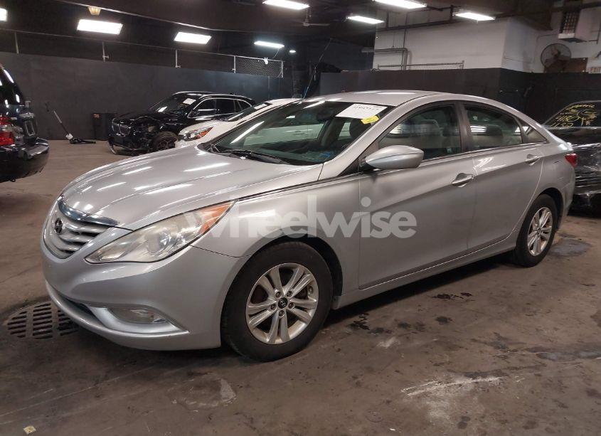 Photo 2 of 2013 Hyundai Sonata GLS (VIN 5NPEB4AC8DH737973)