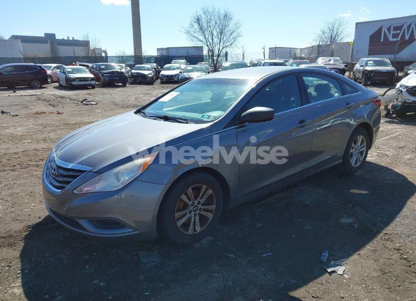 Photo 2 of 2013 Hyundai Sonata GLS (VIN 5NPEB4AC9DH729932)