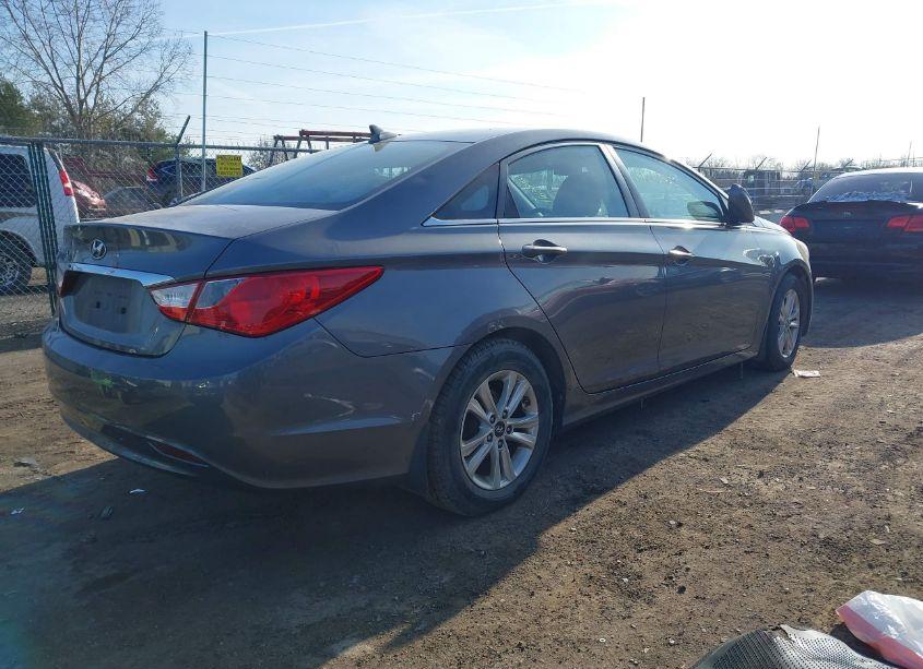 Photo 4 of 2011 Hyundai Sonata GLS (VIN 5NPEB4ACXBH043928)