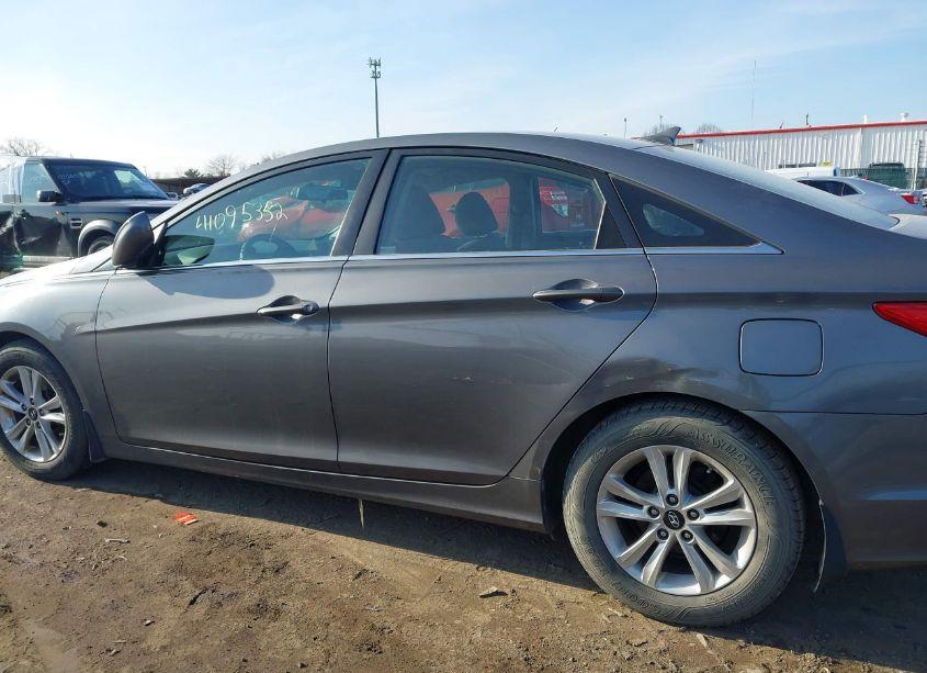 Photo 6 of 2011 Hyundai Sonata GLS (VIN 5NPEB4ACXBH043928)