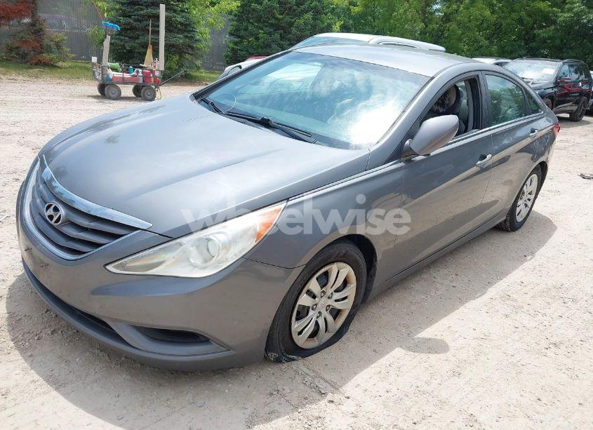 Photo 2 of 2011 Hyundai Sonata GLS (VIN 5NPEB4ACXBH072944)