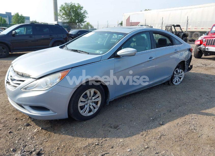 Photo 2 of 2011 Hyundai Sonata GLS (VIN 5NPEB4ACXBH135945)