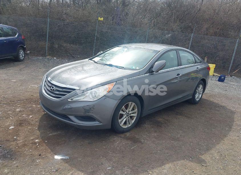 Photo 2 of 2011 Hyundai Sonata GLS (VIN 5NPEB4ACXBH193795)