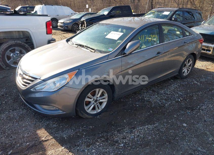 Photo 2 of 2013 Hyundai Sonata GLS (VIN 5NPEB4ACXDH549780)