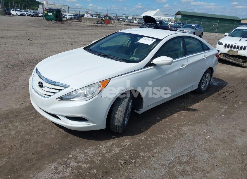 Photo 2 of 2013 Hyundai Sonata GLS (VIN 5NPEB4ACXDH573397)