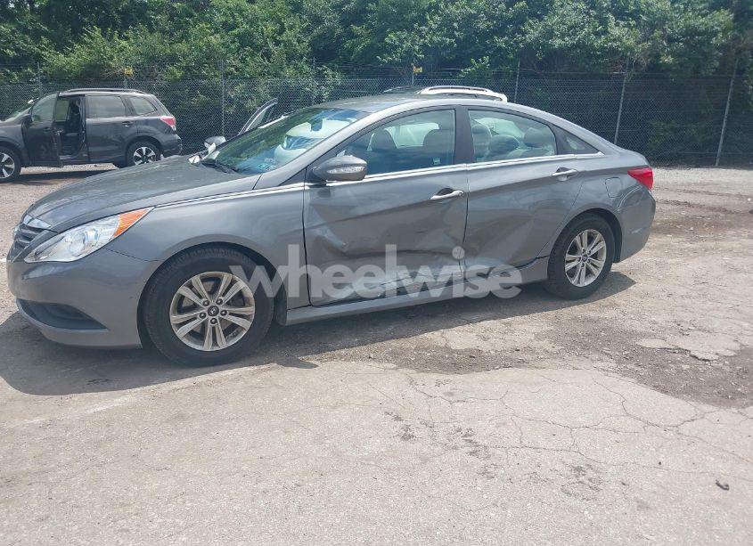 Photo 2 of 2014 Hyundai Sonata GLS (VIN 5NPEB4ACXEH822833)