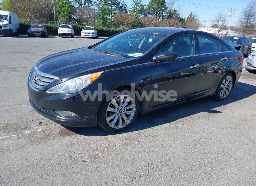 Photo 2 of 2013 Hyundai Sonata SE 2.0T (VIN 5NPEC4AB0DH523144)