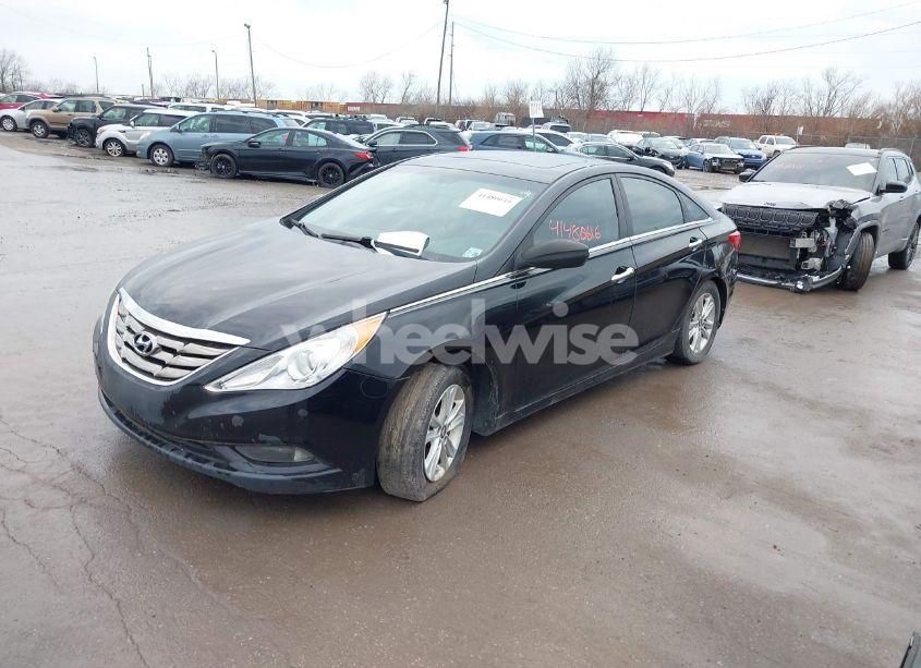 Photo 2 of 2013 Hyundai Sonata SE 2.0T (VIN 5NPEC4AB0DH728186)