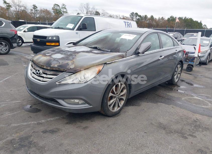 Photo 2 of 2013 Hyundai Sonata SE 2.0T (VIN 5NPEC4AB0DH733792)