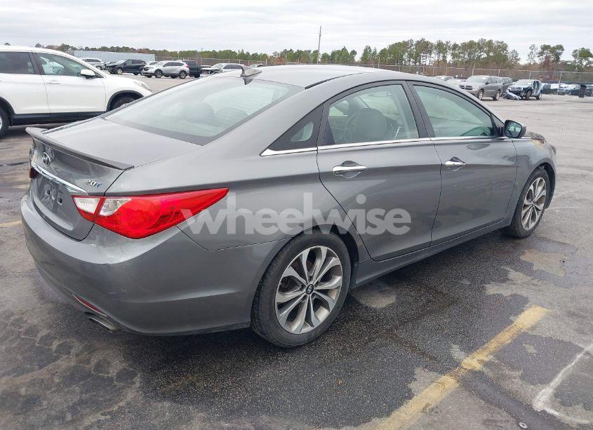Photo 4 of 2013 Hyundai Sonata SE 2.0T (VIN 5NPEC4AB0DH733792)