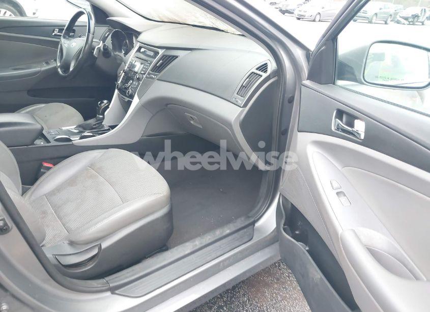 Photo 5 of 2013 Hyundai Sonata SE 2.0T (VIN 5NPEC4AB0DH733792)