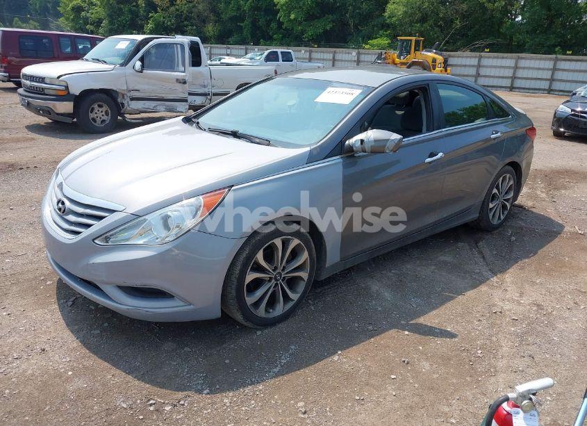 Photo 2 of 2013 Hyundai Sonata SE 2.0T (VIN 5NPEC4AB0DH789022)