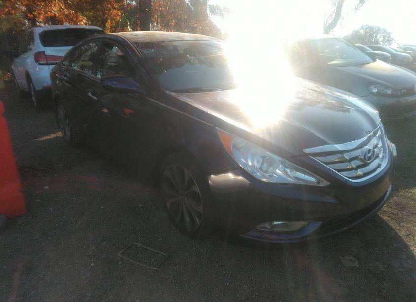 2013 Hyundai Sonata SE 2.0T (VIN 5NPEC4AB0DH805137) main photo