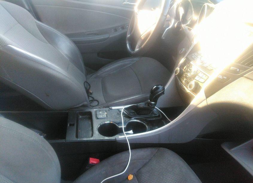 Photo 5 of 2013 Hyundai Sonata SE 2.0T (VIN 5NPEC4AB0DH805137)
