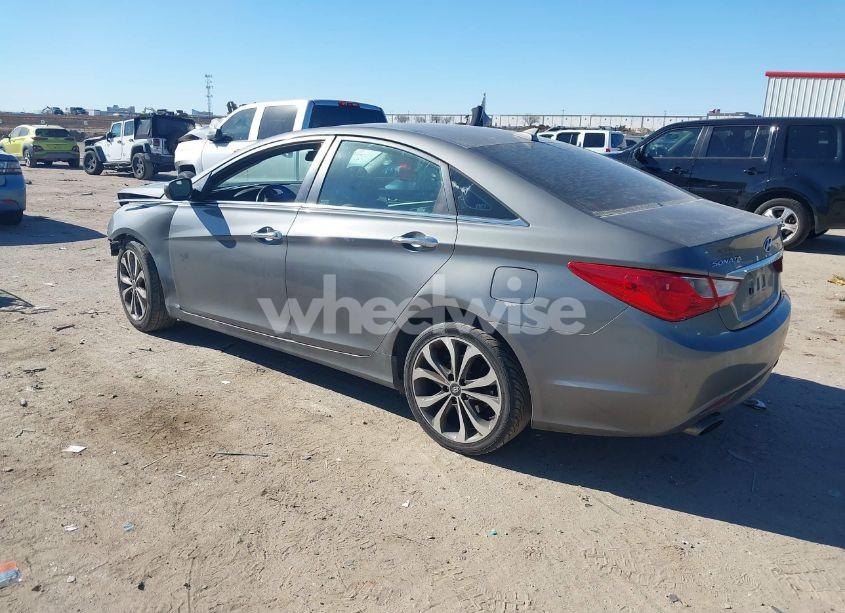Photo 3 of 2013 Hyundai Sonata SE 2.0T (VIN 5NPEC4AB1DH726754)