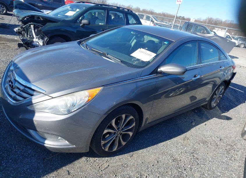 Photo 2 of 2013 Hyundai Sonata SE 2.0T (VIN 5NPEC4AB1DH802716)