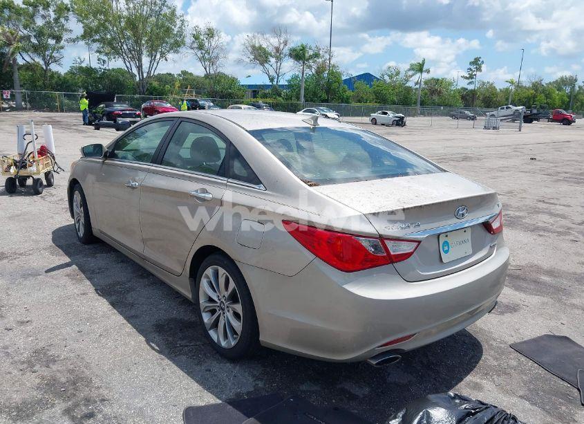 Photo 3 of 2011 Hyundai Sonata LIMITED 2.0T (VIN 5NPEC4AB2BH201103)
