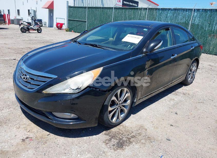 Photo 2 of 2013 Hyundai Sonata LIMITED 2.0T (VIN 5NPEC4AB2DH653829)