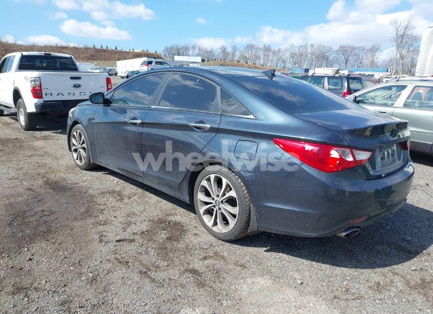 Photo 3 of 2013 Hyundai Sonata SE 2.0T (VIN 5NPEC4AB2DH783951)