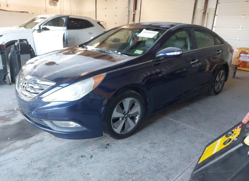Photo 2 of 2014 Hyundai Sonata SE 2.0T (VIN 5NPEC4AB2EH842837)