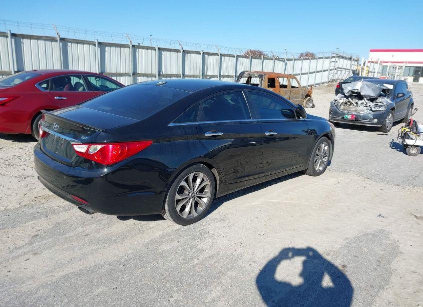 Photo 4 of 2013 Hyundai Sonata SE 2.0T (VIN 5NPEC4AB3DH635744)
