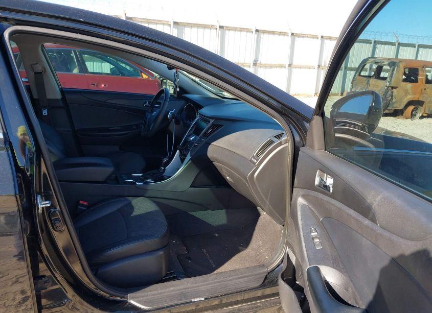 Photo 5 of 2013 Hyundai Sonata SE 2.0T (VIN 5NPEC4AB3DH635744)