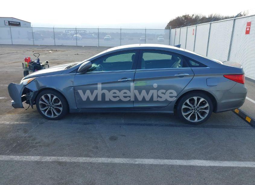 Photo 14 of 2013 Hyundai Sonata SE 2.0T (VIN 5NPEC4AB3DH758878)