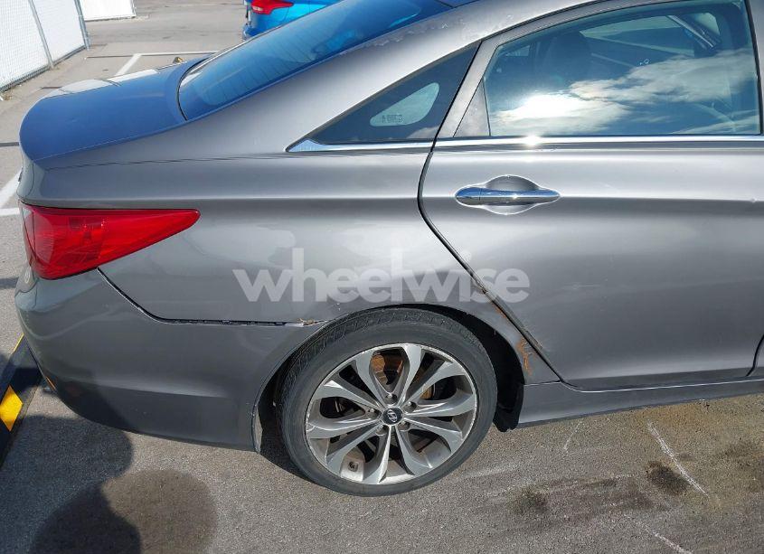 Photo 17 of 2013 Hyundai Sonata SE 2.0T (VIN 5NPEC4AB3DH758878)