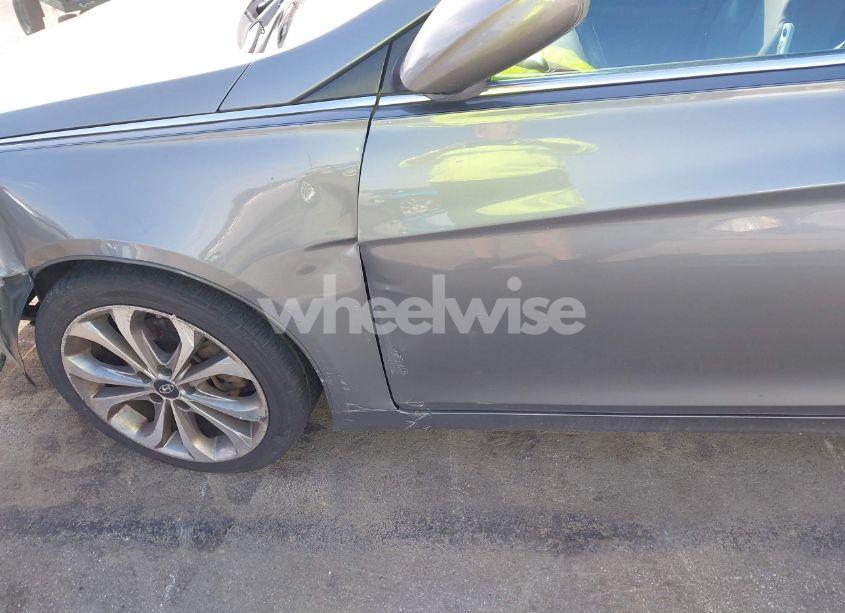 Photo 18 of 2013 Hyundai Sonata SE 2.0T (VIN 5NPEC4AB3DH758878)