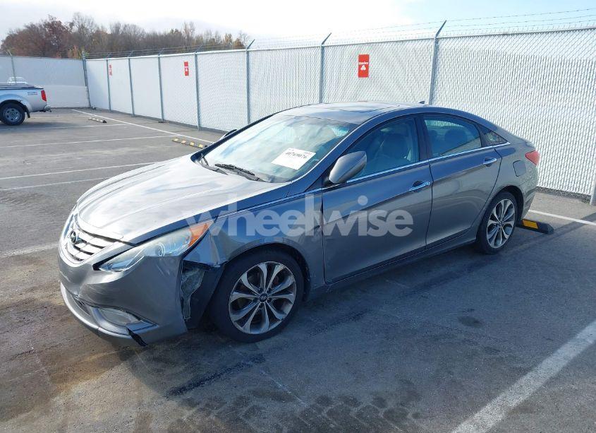 Photo 2 of 2013 Hyundai Sonata SE 2.0T (VIN 5NPEC4AB3DH758878)