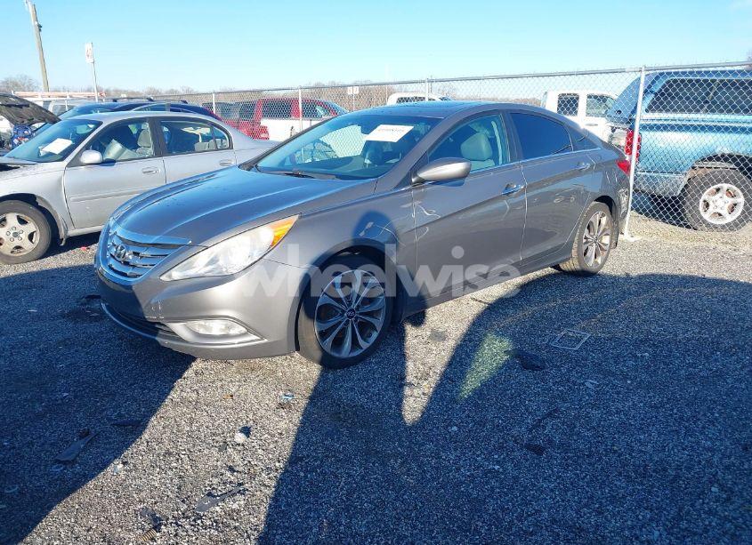 Photo 2 of 2013 Hyundai Sonata SE 2.0T (VIN 5NPEC4AB3DH792691)
