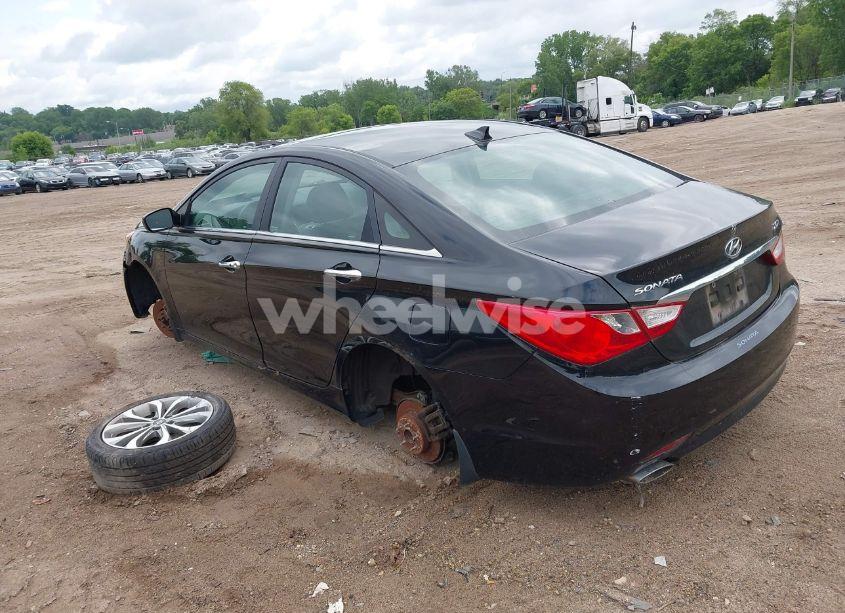 Photo 3 of 2013 Hyundai Sonata SE 2.0T (VIN 5NPEC4AB3DH806606)