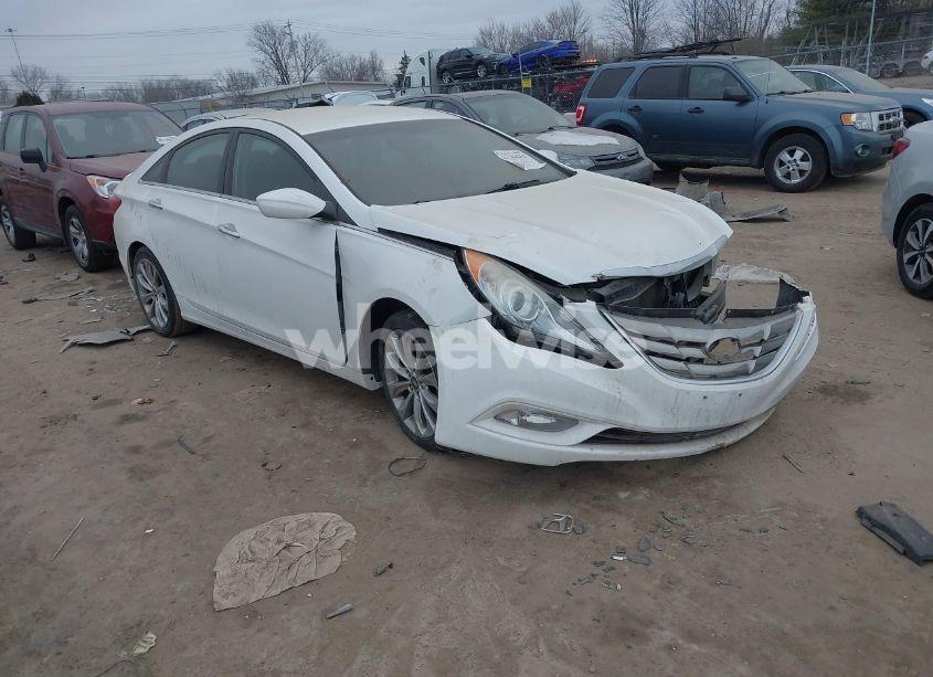 2013 Hyundai Sonata SE 2.0T (VIN 5NPEC4AB5DH526203) main photo