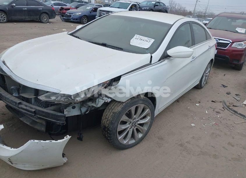 Photo 2 of 2013 Hyundai Sonata SE 2.0T (VIN 5NPEC4AB5DH526203)