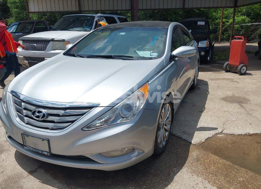 Photo 2 of 2013 Hyundai Sonata LIMITED 2.0T (VIN 5NPEC4AB5DH571044)