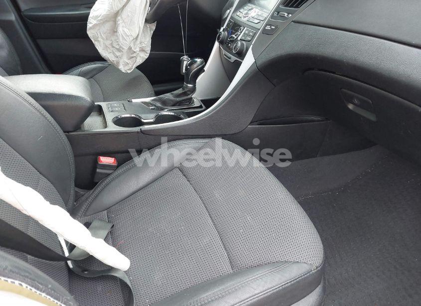 Photo 5 of 2013 Hyundai Sonata SE 2.0T (VIN 5NPEC4AB5DH739670)
