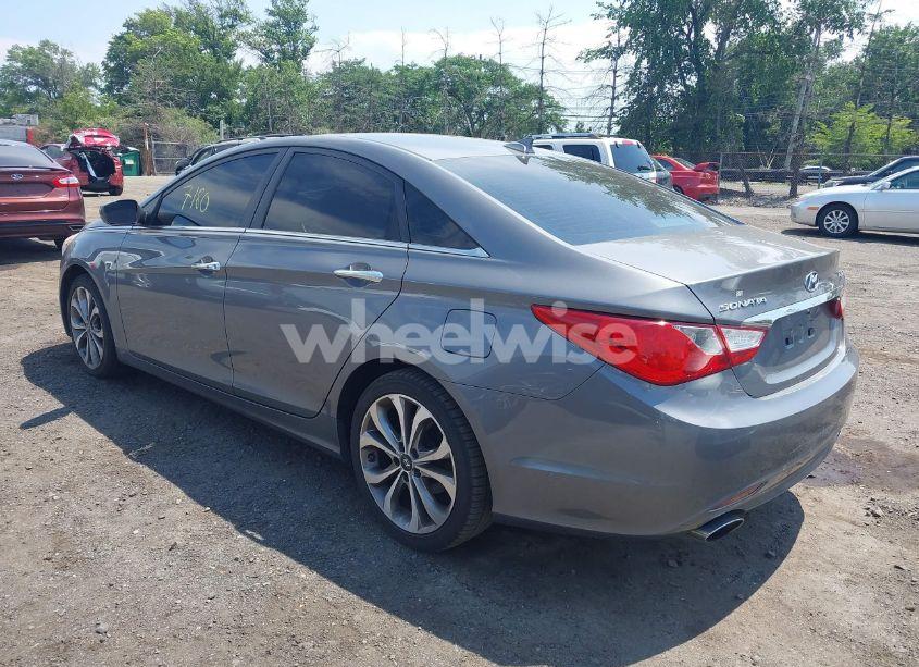 Photo 3 of 2013 Hyundai Sonata SE 2.0T (VIN 5NPEC4AB5DH802458)