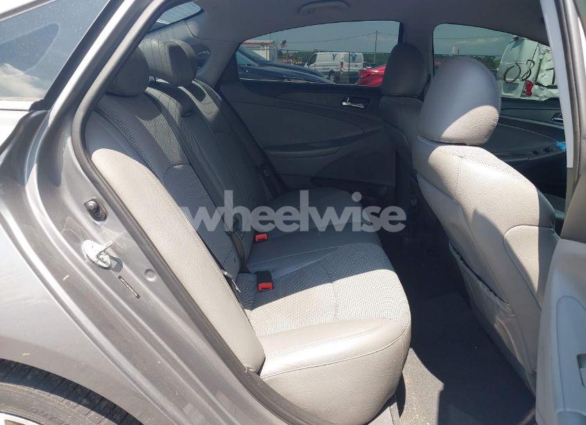 Photo 8 of 2013 Hyundai Sonata SE 2.0T (VIN 5NPEC4AB5DH802458)