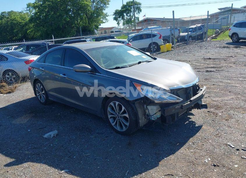 2013 Hyundai Sonata SE 2.0T (VIN 5NPEC4AB6DH746398) main photo