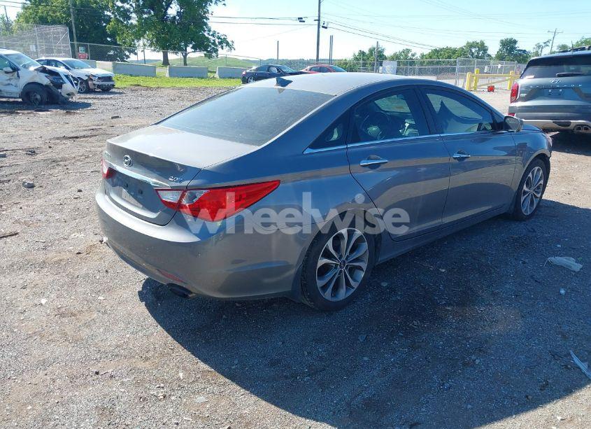 Photo 4 of 2013 Hyundai Sonata SE 2.0T (VIN 5NPEC4AB6DH746398)