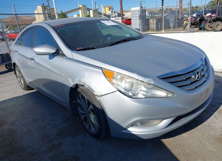 2013 Hyundai Sonata SE 2.0T (VIN 5NPEC4AB7DH640090) main photo