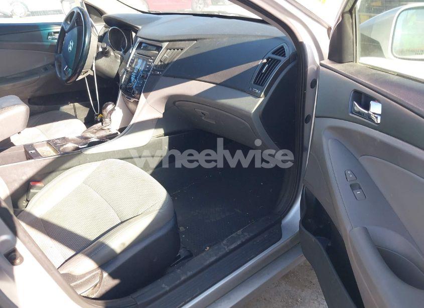 Photo 5 of 2013 Hyundai Sonata SE 2.0T (VIN 5NPEC4AB7DH640090)