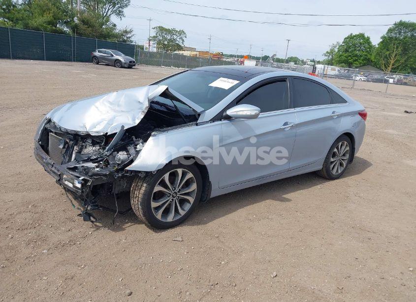 Photo 2 of 2013 Hyundai Sonata LIMITED 2.0T (VIN 5NPEC4AB7DH731442)