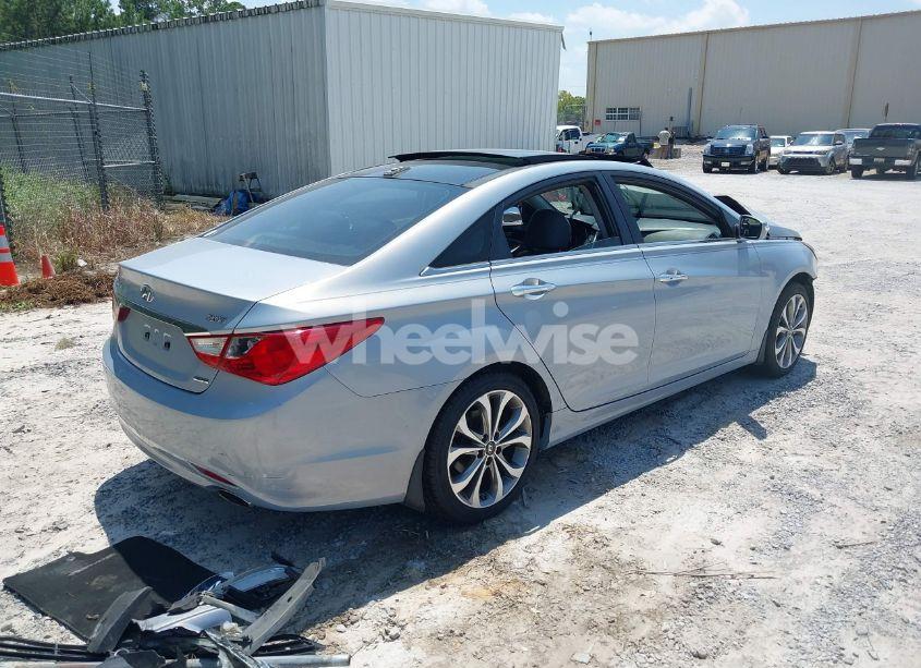 Photo 4 of 2013 Hyundai Sonata LIMITED 2.0T (VIN 5NPEC4AB7DH739444)