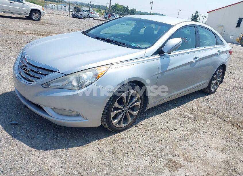 Photo 2 of 2013 Hyundai Sonata SE 2.0T (VIN 5NPEC4AB7DH763520)